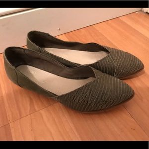 TOMS faux reptile flats